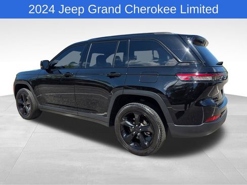 Used 2024 Jeep Grand Cherokee Limited w/ Black Appearance Package image 5
