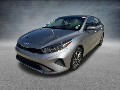 Used 2024 Kia Forte LXS FWD image 4