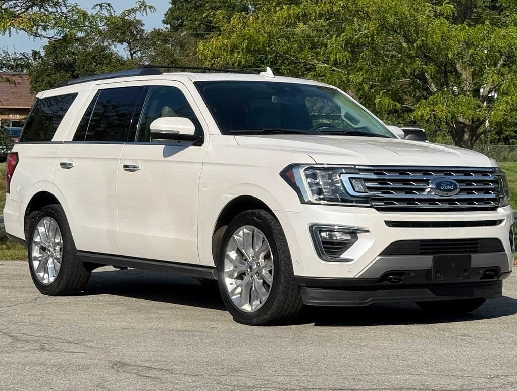 Used 2018 Ford Expedition Limited w/ Equipment Group 302A AWD/4WD image 8