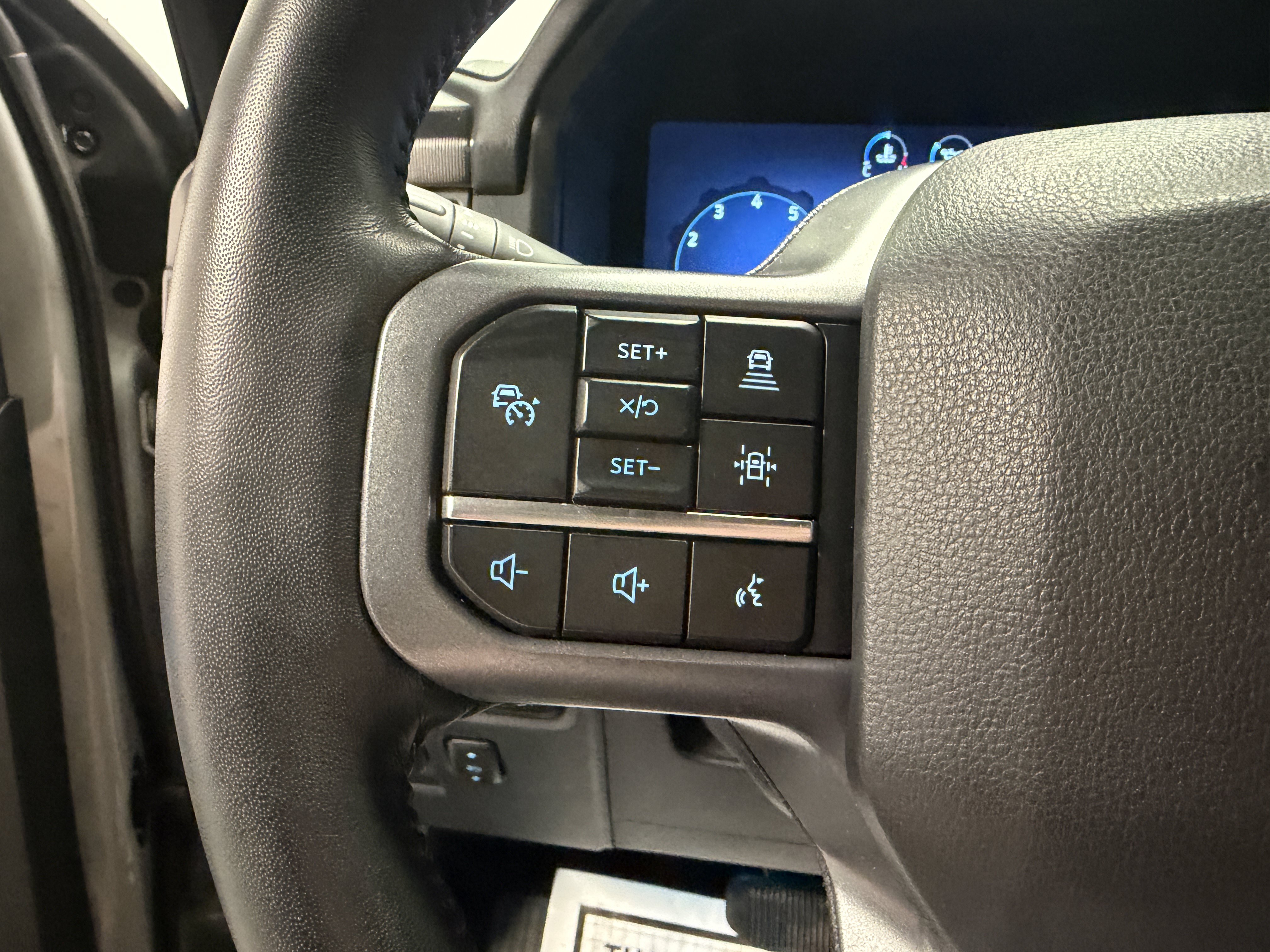 Used 2024 Ford F150 Lariat w/ Equipment Group 502A High AWD/4WD image 17