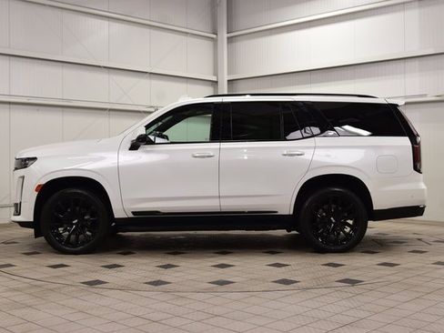 Used 2023 Cadillac Escalade Sport Platinum w/ LPO, ONYX Package image 4