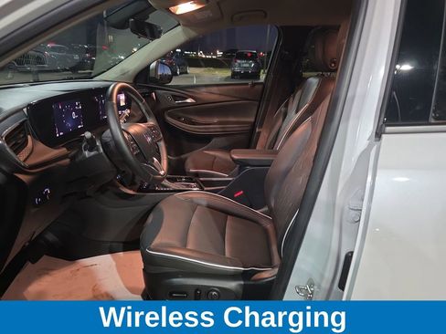 Used 2024 Buick Encore GX Avenir w/ Avenir Technology Package image 10