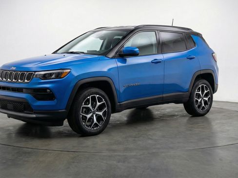 Used 2025 Jeep Compass Limited image 3