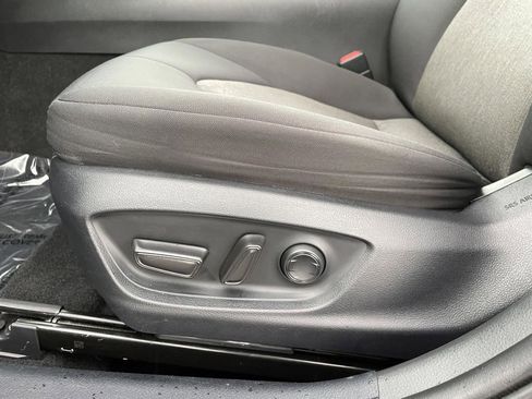 Used 2021 Toyota Camry LE image 25