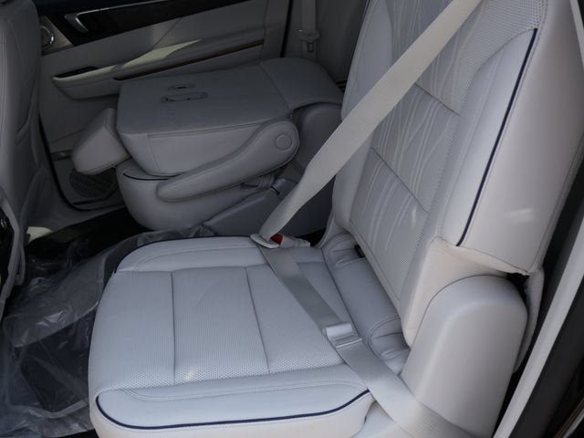 New 2026 Buick Enclave Avenir w/ Super Cruise Package AWD/4WD image 17
