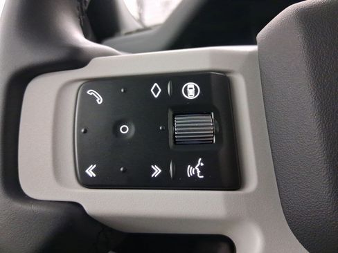 Used 2025 Land Rover Defender 110 S image 15