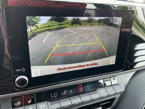Used 2025 Toyota Camry SE w/ Convenience Package AWD/4WD image 27