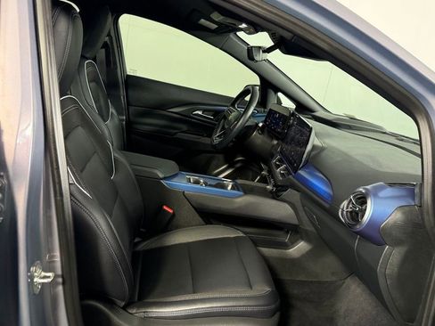 Used 2026 Chevrolet Equinox EV LT w/ Convenience Package II FWD image 33