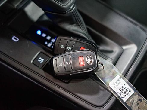 Certified 2026 Toyota Corolla Cross LE image 31