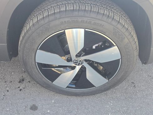 New 2026 Volkswagen Taos S image 9