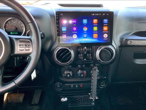 Used 2017 Jeep Wrangler Unlimited Sport w/ Quick Order Package 24S AWD/4WD image 7