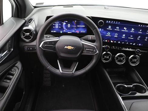 Used 2024 Chevrolet Blazer EV LT image 13