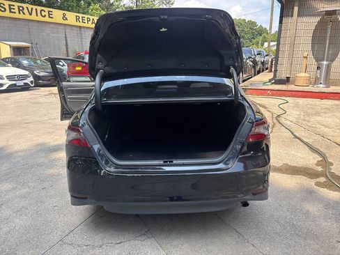 Used 2022 Toyota Camry LE FWD image 16