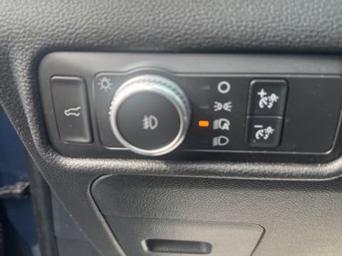 Used 2020 Ford Explorer XLT w/ Equipment Group 202A AWD/4WD image 10
