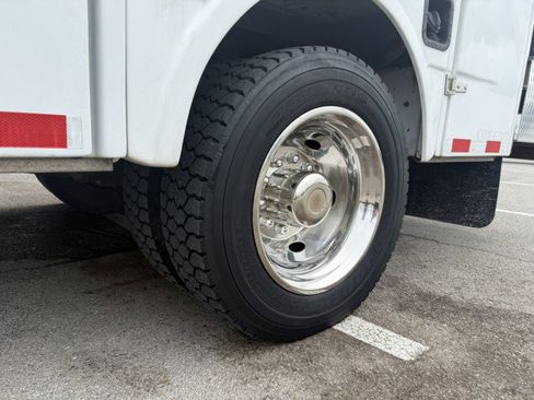 Used 2013 Ford F550 2WD Regular Cab Super Duty w/ Payload Upgrade Pkg image 17