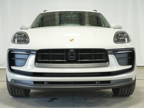 Certified 2026 Porsche Macan AWD/4WD image 11