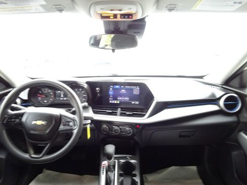 Certified 2024 Chevrolet Trax LS FWD image 25