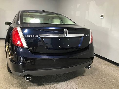 Used 2009 Lincoln MKS image 4