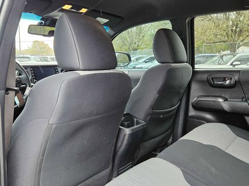 Used 2022 Toyota Tacoma TRD Sport image 18