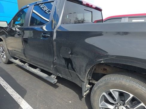 Used 2023 Chevrolet Silverado 1500 RST w/ Convenience Package II image 2