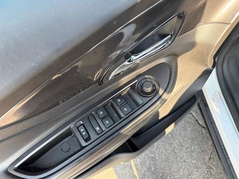 Used 2020 Buick Encore Preferred image 38