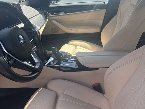 Used 2023 BMW 530i w/ Convenience Package RWD image 3