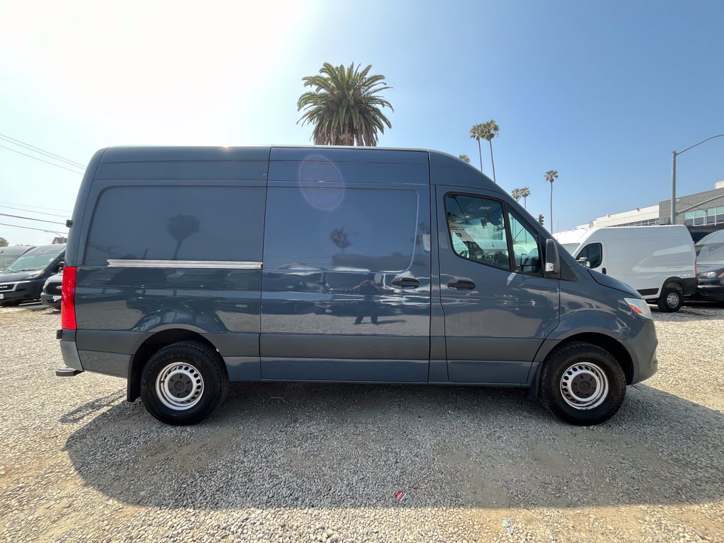Used 2019 Mercedes-Benz Sprinter 144 image 4