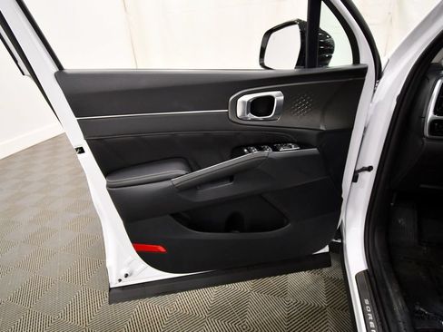 Certified 2023 Kia Sorento SX AWD/4WD image 13