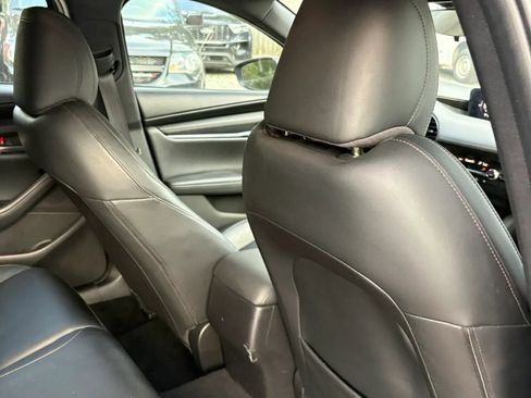 Used 2019 MAZDA MAZDA3 Hatchback w/ Preferred Package FWD image 33
