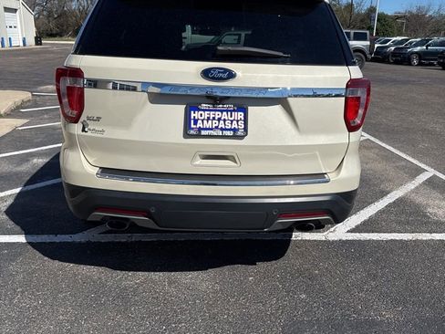 Used 2018 Ford Explorer XLT w/ Equipment Group 202A image 2