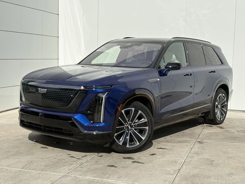 Used 2026 Cadillac Vistiq Sport image 2