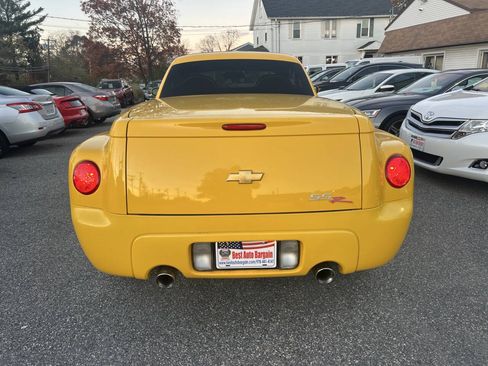 Used 2004 Chevrolet SSR w/ Preferred Equipment Group RWD image 34