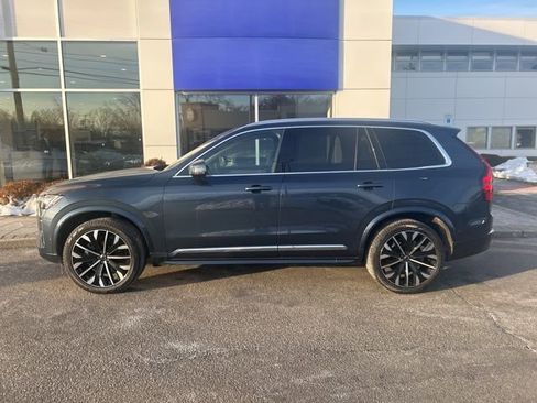 Used 2025 Volvo XC90 B6 Plus image 2
