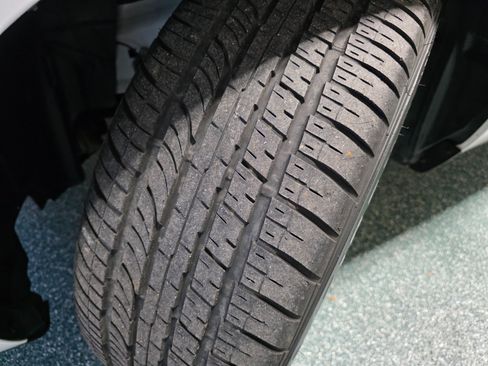 Used 2016 Dodge Challenger SXT Plus image 13