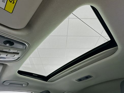 Used 2022 Kia Niro EX Premium image 26