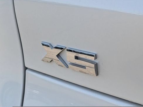 Used 2026 BMW X5 M60i AWD/4WD image 11