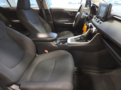 Used 2020 Toyota RAV4 LE image 20
