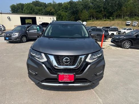 Used 2018 Nissan Rogue SL w/ Premium Package FWD image 2