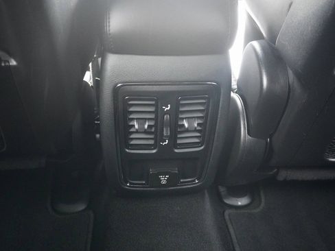 Used 2020 Jeep Grand Cherokee Altitude image 24