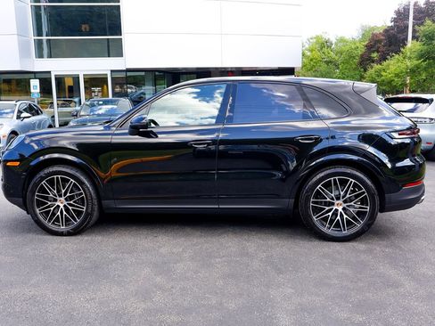 Certified 2025 Porsche Cayenne AWD/4WD image 2