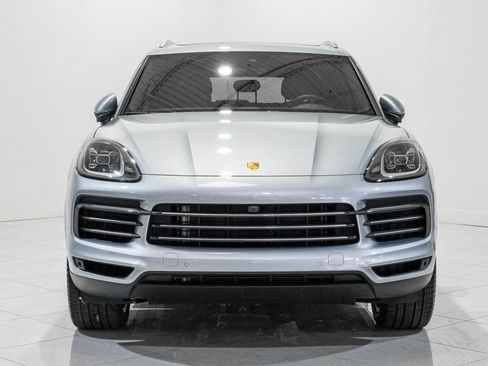 Used 2023 Porsche Cayenne image 2