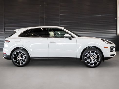 Certified 2023 Porsche Cayenne image 11
