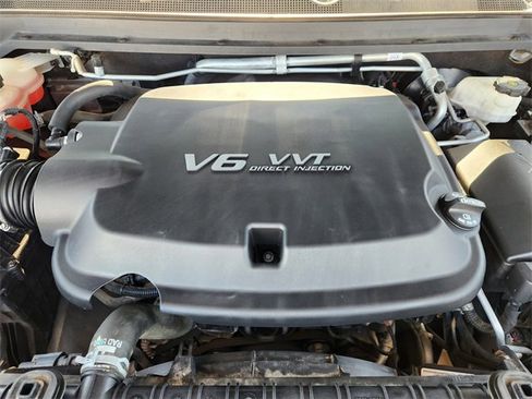 Used 2018 GMC Canyon All Terrain w/ Trailering Package image 9