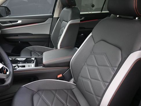 New 2026 Volkswagen Atlas Peak Edition image 19