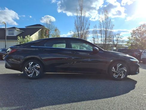 New 2026 Hyundai Elantra Limited FWD image 4