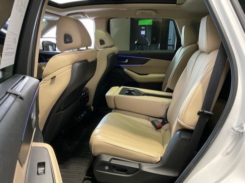 Certified 2024 Acura MDX SH-AWD w/ Advance Package image 25