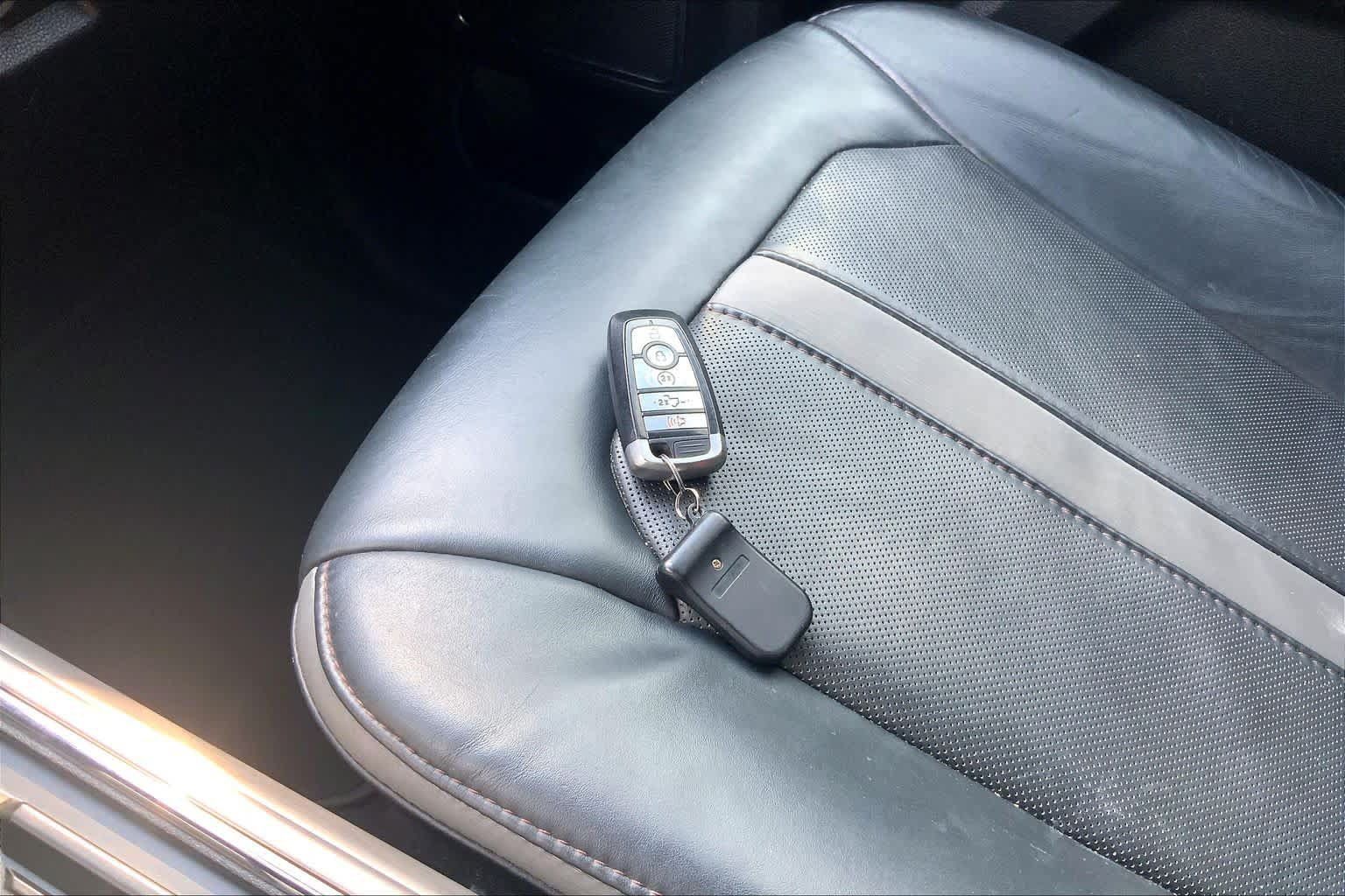 Used 2019 Ford F250 Platinum w/ Platinum Ultimate Package AWD/4WD image 15