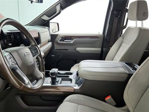 Used 2023 Chevrolet Silverado 1500 LT Trail Boss w/ Convenience Package II image 12