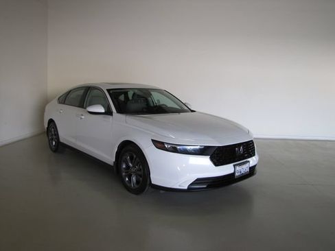 Certified 2023 Honda Accord EX image 3