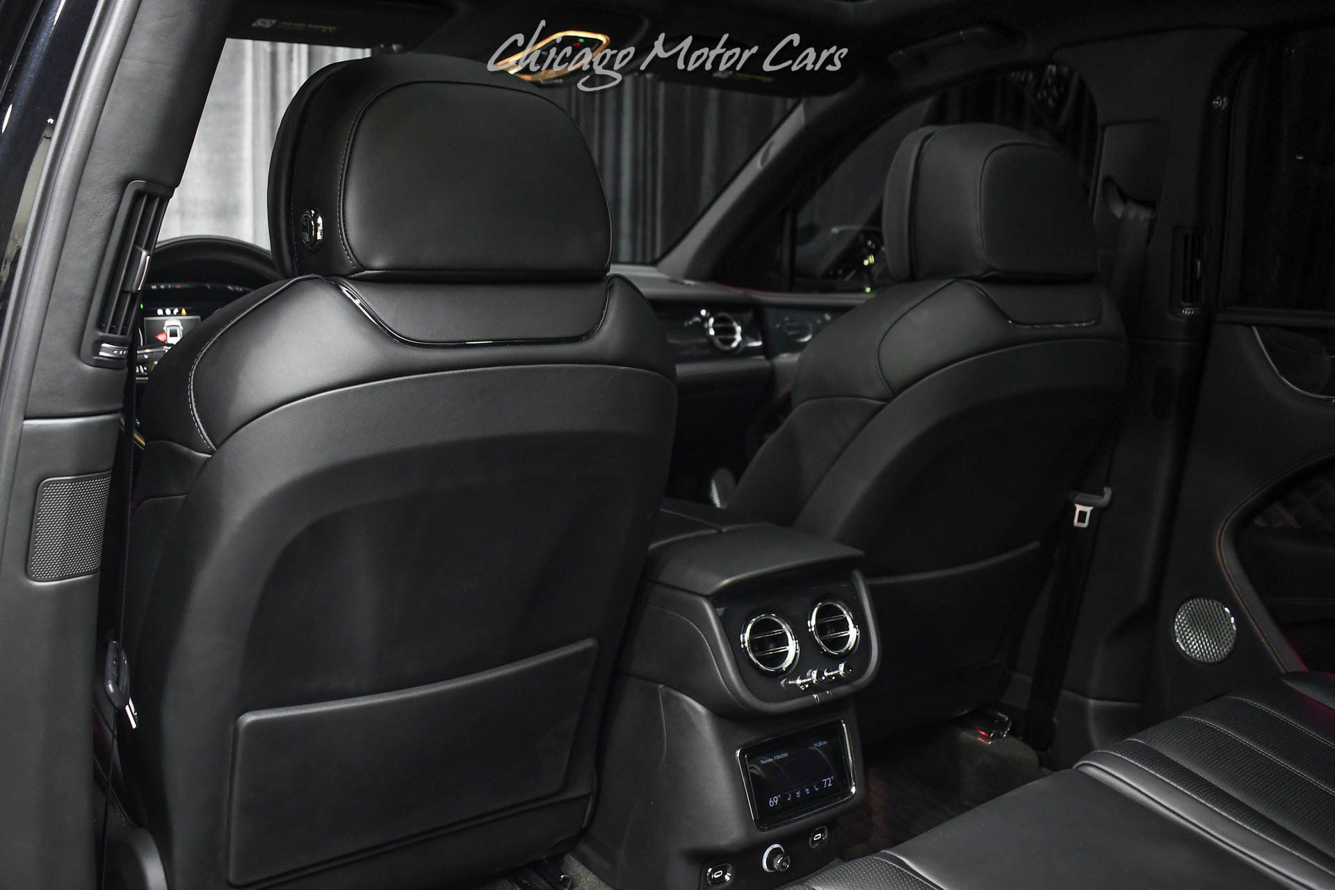 Used 2021 Bentley Bentayga AWD/4WD image 31
